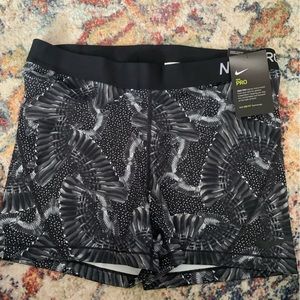 Women’s Nike Pros